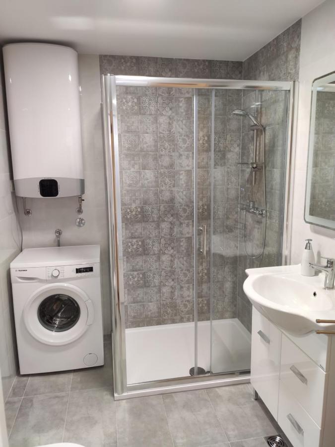 White Studio Apartman Πούλα Εξωτερικό φωτογραφία