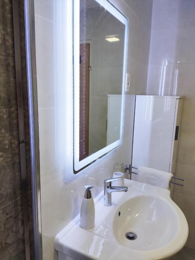 White Studio Apartman Πούλα Εξωτερικό φωτογραφία