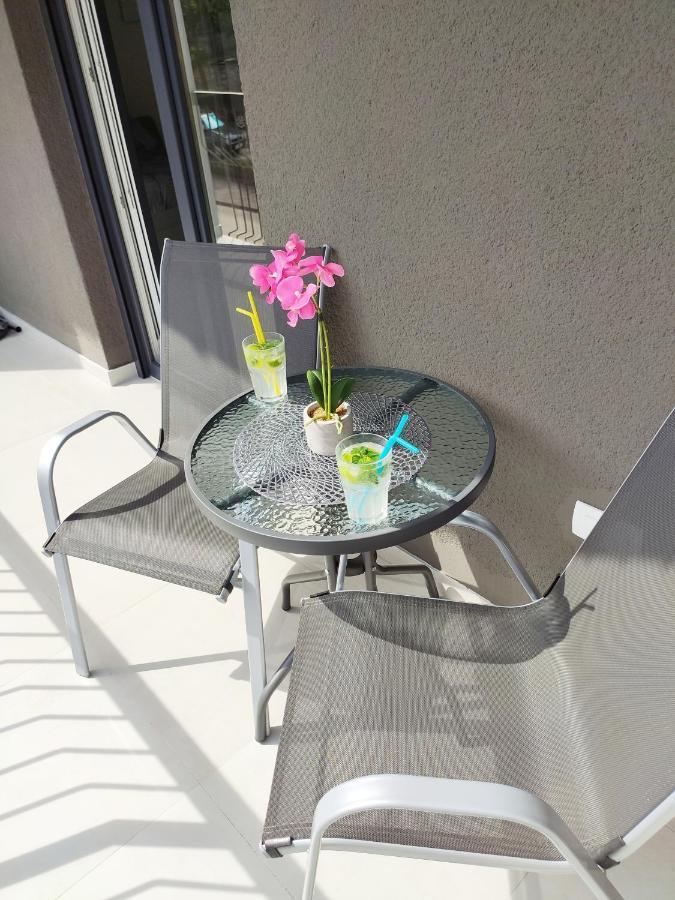 White Studio Apartman Πούλα Εξωτερικό φωτογραφία